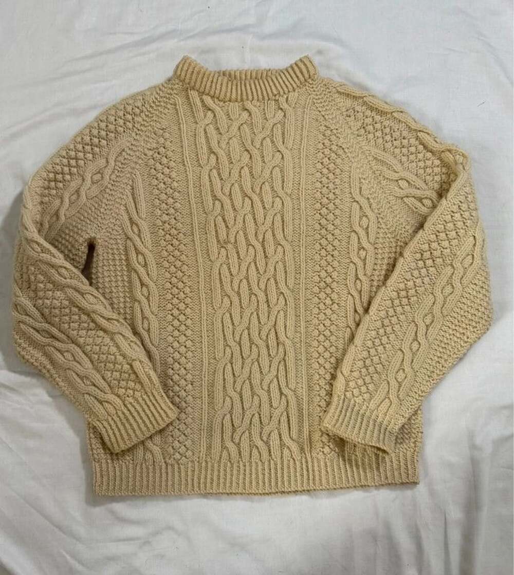 Vintage 1970s wool cable knit chunky sweater
